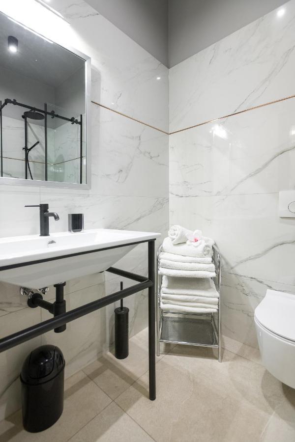 קרקוב Luxury Apartment At The Main Square מראה חיצוני תמונה